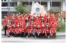 The club Propagation – Movement of Blood Donation, Vinh University, has carried out the programme “Warming mountain villages 2016” in Que Phong District