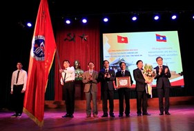  The president of Lao PDR granted the Medal of Friendship to Vinh University