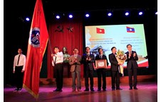 The president of Lao PDR granted the Medal of Friendship to Vinh University